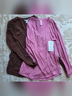 BUNDLE Athleta Women's Long-Sleeve V-Neck Tops - Pink and Burgundy sz SMALL